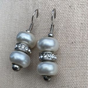 Pearl and Silver Earrings with Crystals